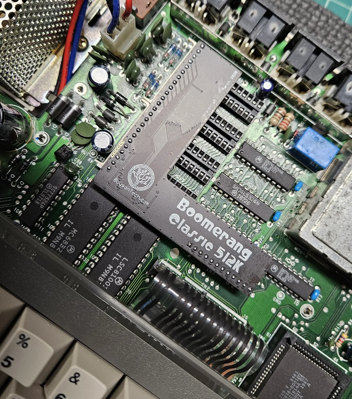 The Boomerang Classic 512K board plugged into the memory sockets on the main board